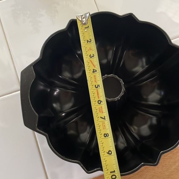 Nordic Ware Bundt Fluted Tube Pan 10 inch vintage - Picture 9 of 9